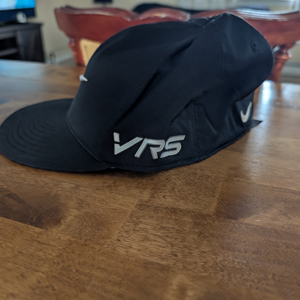 Nike Black Cap with Silver Logo - Picture 3 of 8